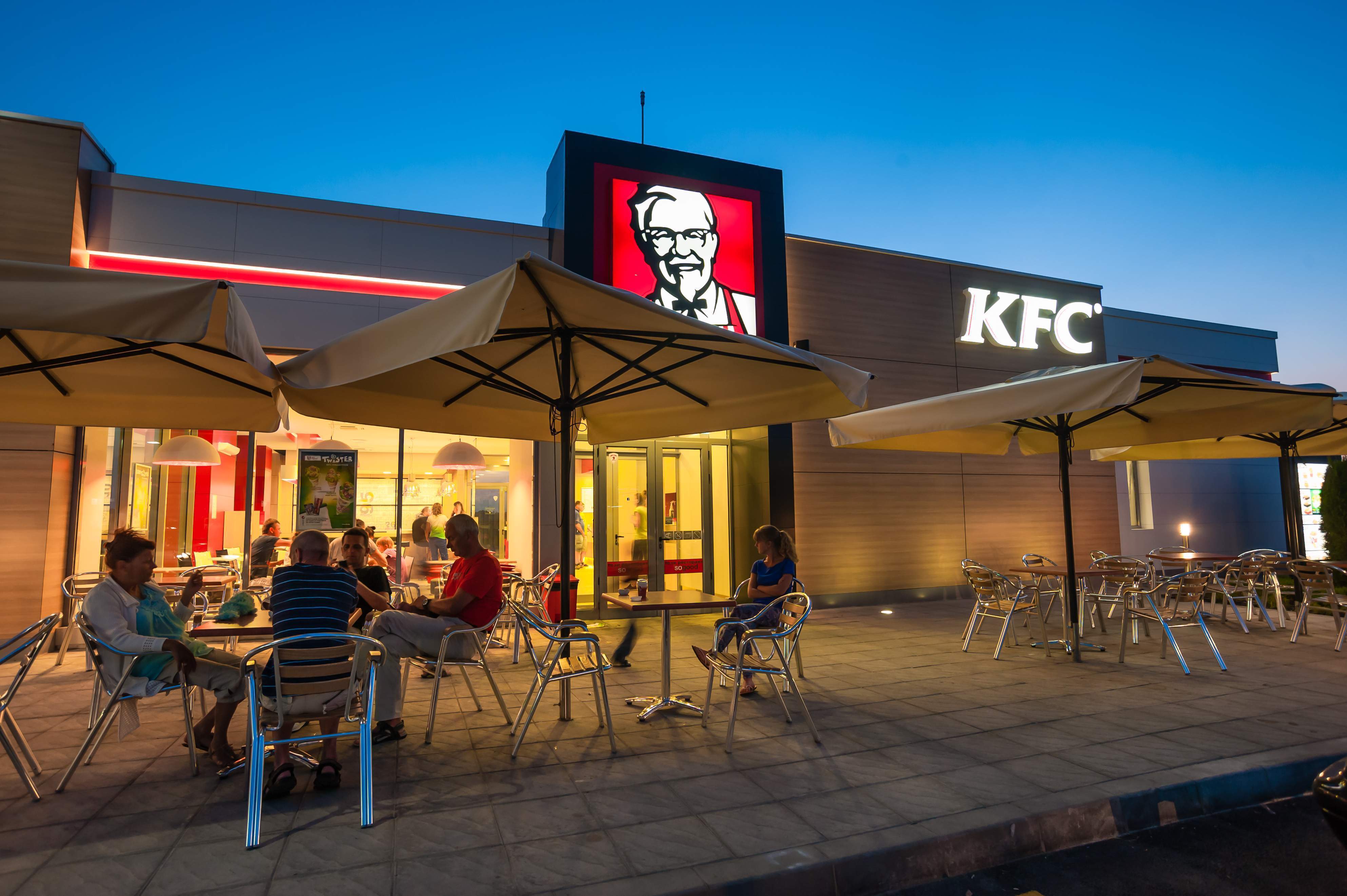 kfc-customers-receive-100-parking-fines-after-queuing-at-drive-thru